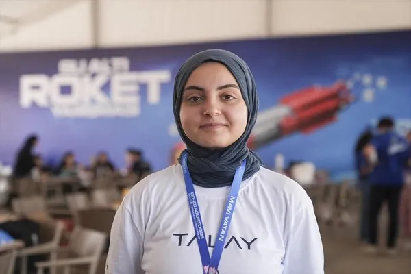 farkli-bolgelerden-gelen-ogrenciler-teknofest-mavi-vatanda-turkiye-icin-teknoloji-uretiyor-1787474871058.jpeg