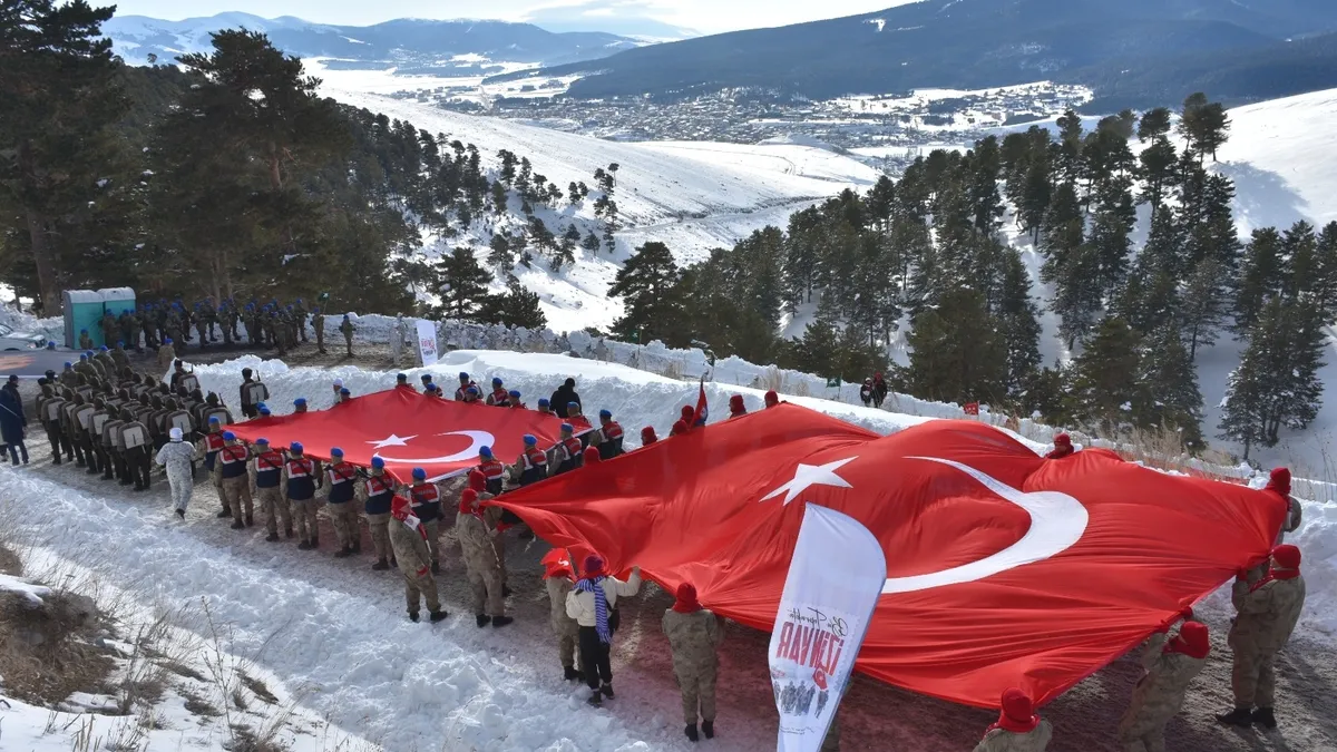Eksi 22 derecede şehitler için yürüdüler Eksi 22 derecede şehitler için yürüdüler
