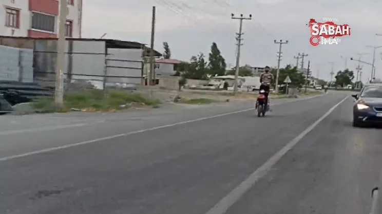 Iğdır’da motosiklet sürücüsü trafikte tehlike saçtı | Video