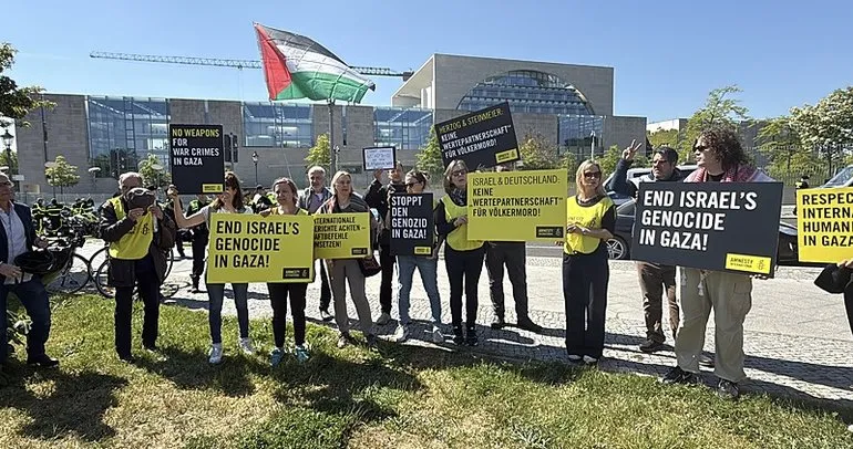 Herzog’un Almanya ziyareti protestoların hedefinde
