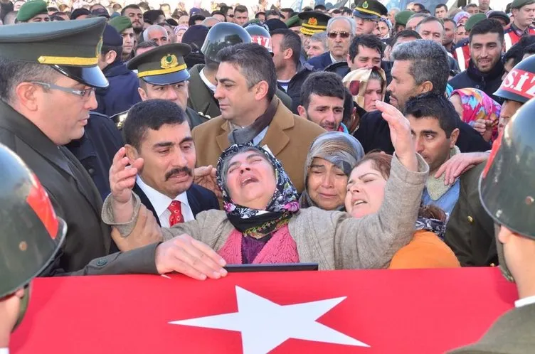 Şehide Cemevi’nde askeri tören