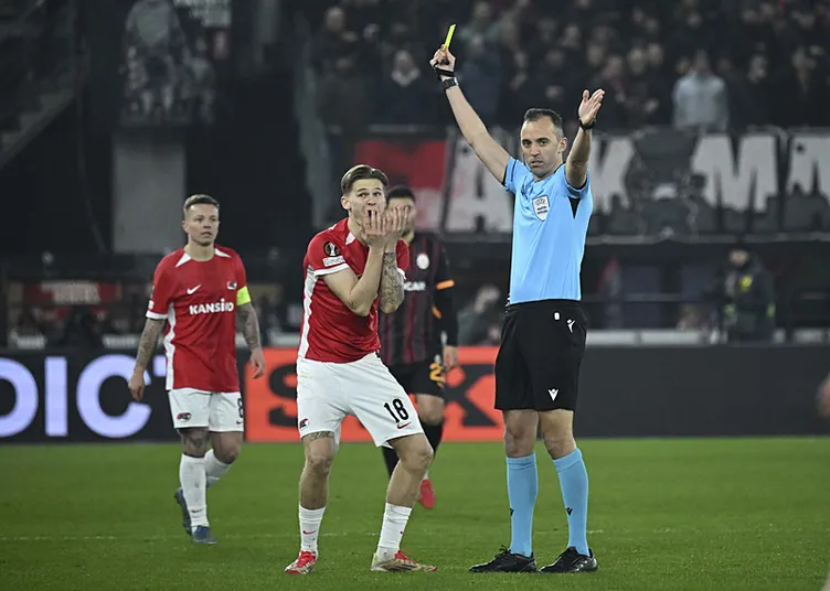 Son dakika haberi: Galatasaray’ın AZ Alkmaar mağlubiyeti sonrası ağır eleştiri: Bu bir ihanettir