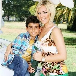 Pınar Dilşeker oğlunu paylaştı sosyal medya onları konuştu! 19 yaşındaki Mert Ali yakışıklılığıyla mankenlere taş çıkarttı!