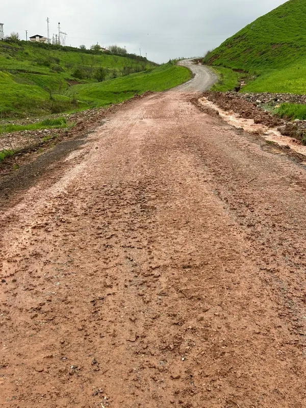 siirtte-sel-ve-heyelan-sonrasi-70-koy-yolu-ulasima-acildi-1776626091772.jpg