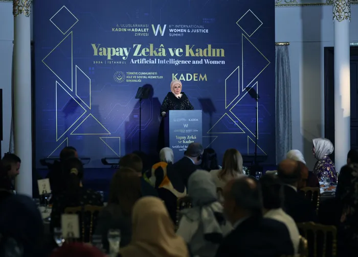 emine-erdogan-6-uluslararasi-kadin-ve-adalet-zirvesinin-resepsiyonuna-katildi-1731139491835.jpg