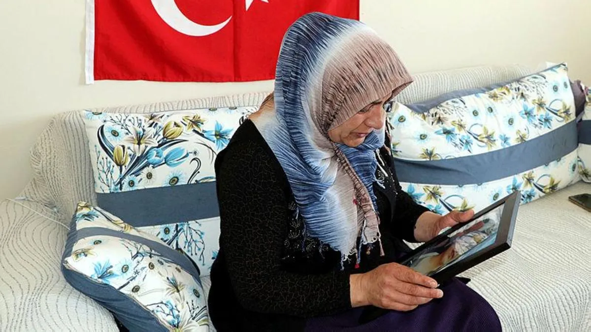 Nazlı Sancar 26 bayramdır PKK’nın dağa kaçırdığı kızına kavuşmayı bekliyor Nazlı Sancar 26 bayramdır PKK’nın dağa kaçırdığı kızına kavuşmayı bekliyor