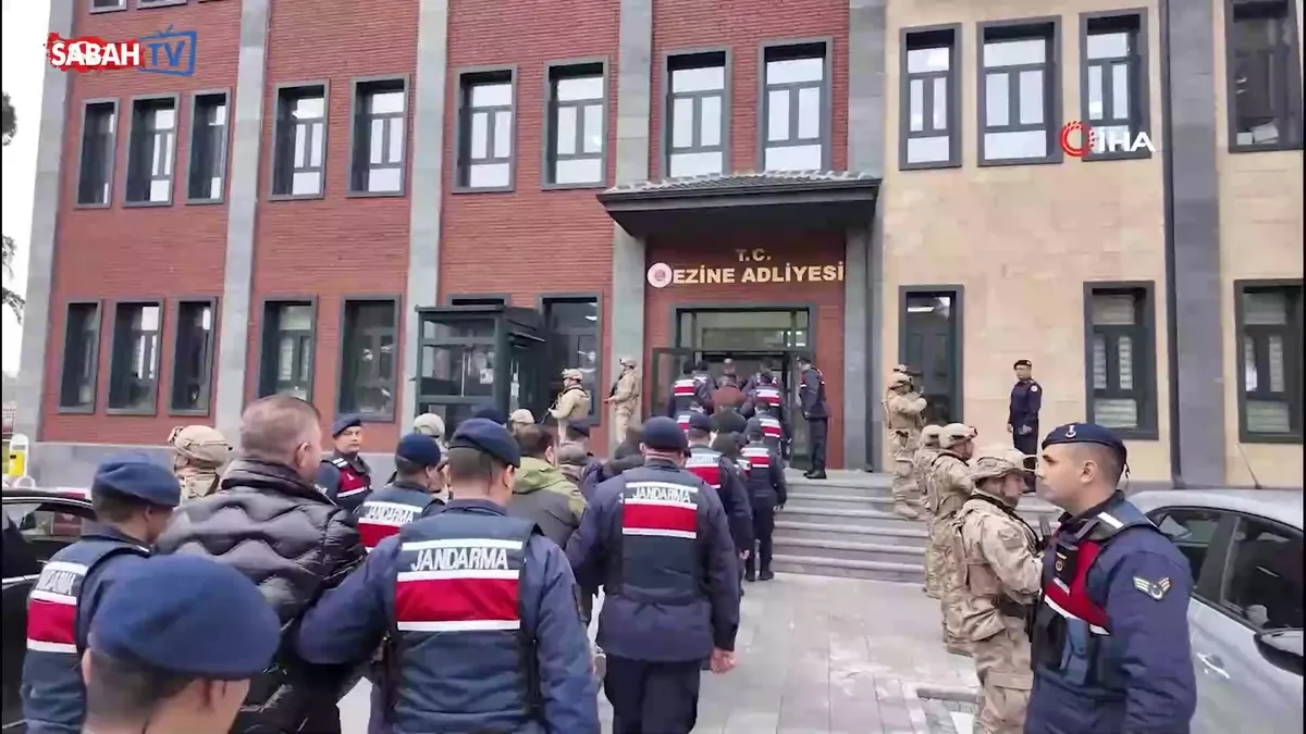 Çanakkale’de suç örgütü çökertildi: 19 kişi yakalandı | Video videosunu izle Çanakkale’de suç örgütü çökertildi: 19 kişi yakalandı | Video videosunu izle