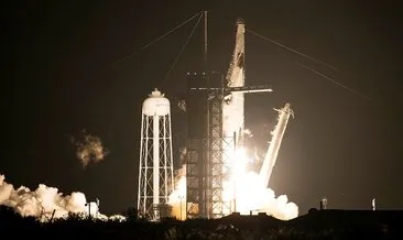 NASA, 4 astronotu taşıyan SpaceX’e ait uzay aracını fırlattı