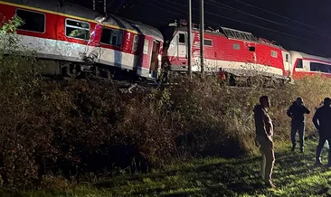 Raylarda kaos: Slovakya’da trenler çarpıştı!