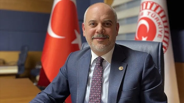 ak-partiden-stockholmdeki-cirkin-saldiriya-sert-tepki-isvec-makamlari-sorumludur-1696074896806.jpg Türkiye'den Stockholm'deki çirkin saldırıya sert tepki: İsveç makamları sorumludur