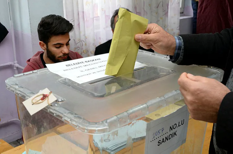 Türkiye sandık başında! 57 milyon seçmen tercihini yapıyor