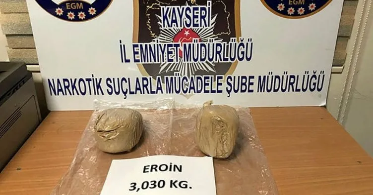 Kadın yolcunun çantasından 3 kilo eroin çıktı