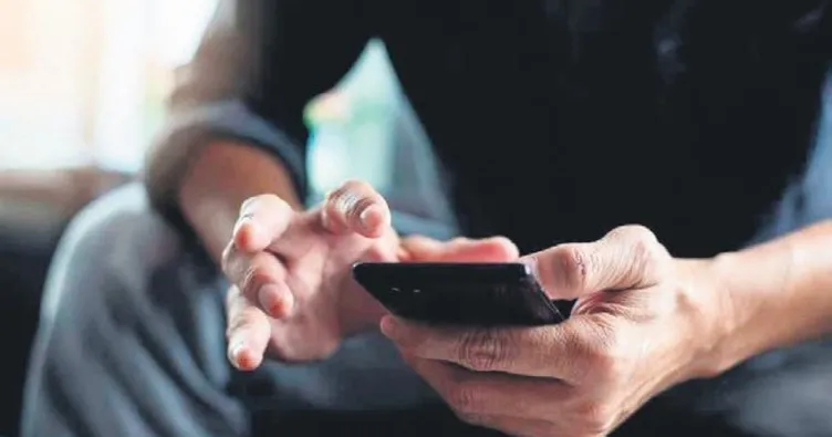 Cinsel mesajlar attığı 12 yaşındaki kızla buluşmaya giden oyuncu suçüstü yakalandı