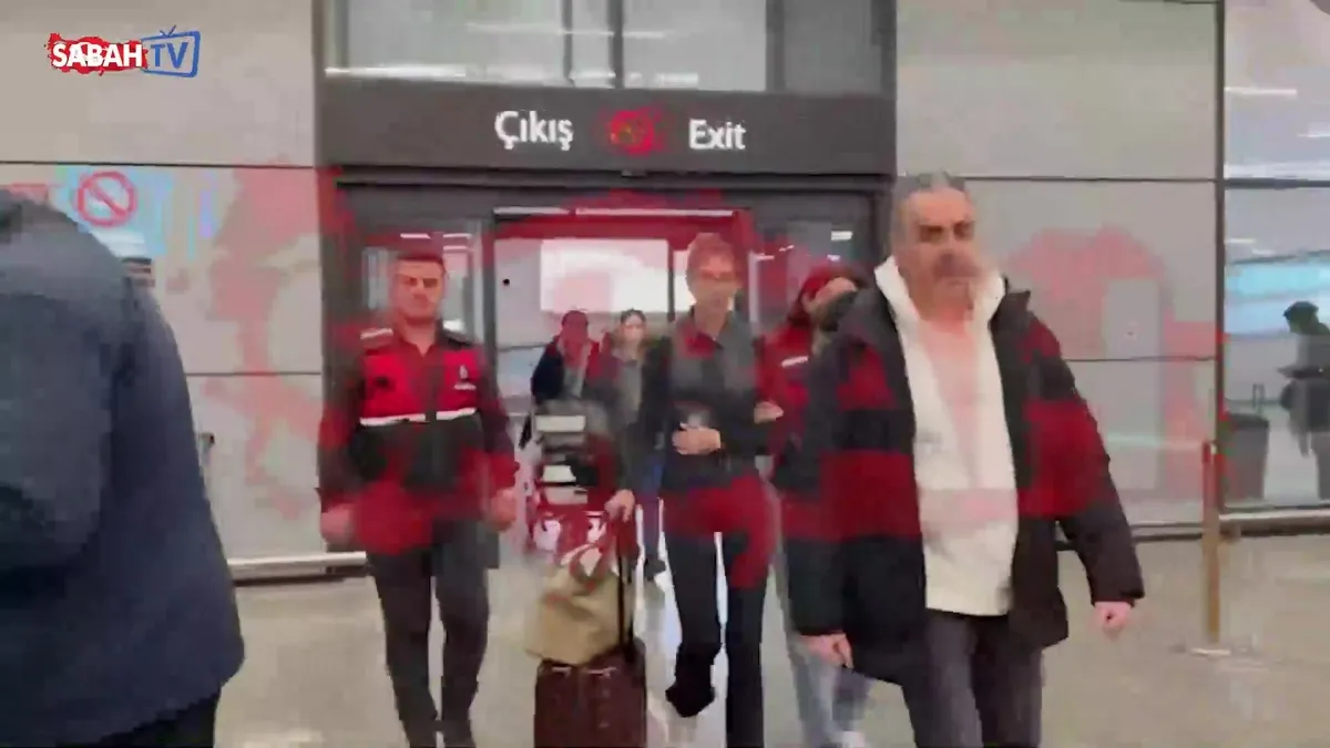 Şeyma Subaşı jandarma ekipleri tarafından böyle gözaltına alındı videosunu izle Şeyma Subaşı jandarma ekipleri tarafından böyle gözaltına alındı videosunu izle