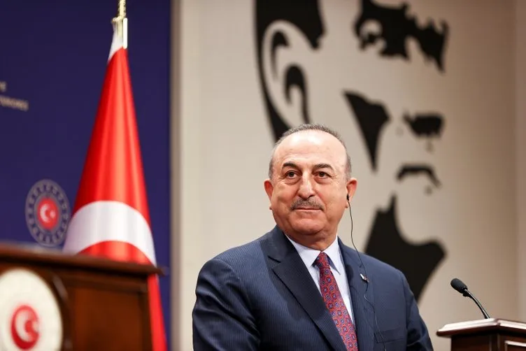 Yunanistan’da panik! Bakan Çavuşoğlu’nun Karşınızda Türkiye var sözleri Yunan basınını korkuttu