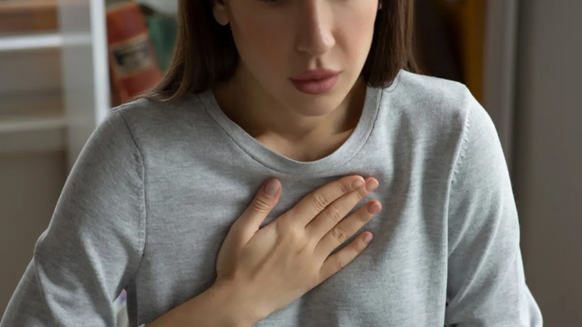 Kalp krizi mi panik atak mı? Hangi belirti tehlike çanı? Kalp krizi mi panik atak mı? Hangi belirti tehlike çanı?