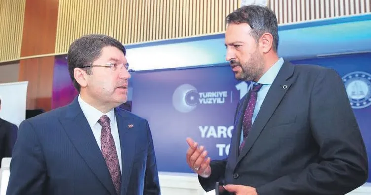‘Sorunun çözümü yeni anayasa’