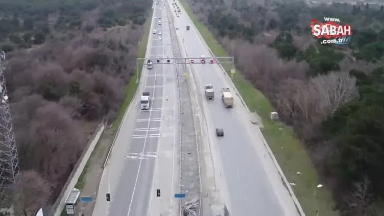 Hafriyat kamyonlarının trafikte yaşattığı tehlikeli anlar havadan görüntülendi