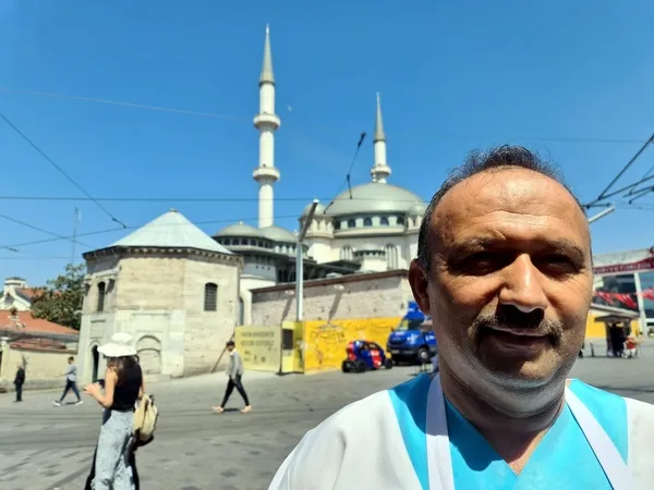 taksim-camii-3-yildir-taksim-meydaninin-simgesi-oldu-kirik-dokuk-mescitten-devasa-camiye-kavustuk-1717185886277.jpg