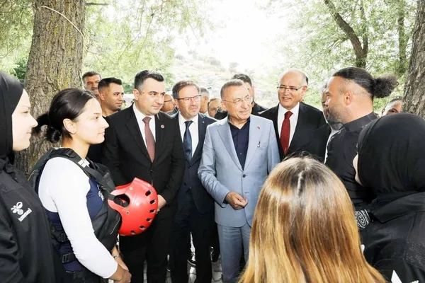 baba-ocaginda-kurek-cekti-1785661756971.jpg
