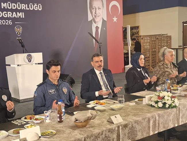 icisleri-bakani-mustafa-ciftci-bolgemizde-yukselen-tehditler-bize-bir-hakikati-yeniden-gostermektedir-1772391334263.jpeg İçişleri Bakanı Mustafa Çiftçi: “Bölgemizde yükselen tehditler bize bir hakikati yeniden göstermektedir