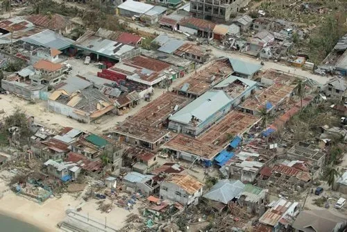 Haiyan tayfunu Filipinler’i yıktı