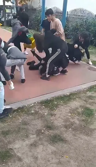 İstanbul’da genç kızlar kapıştı! Dayak yediği kızdan böyle intikam aldı!