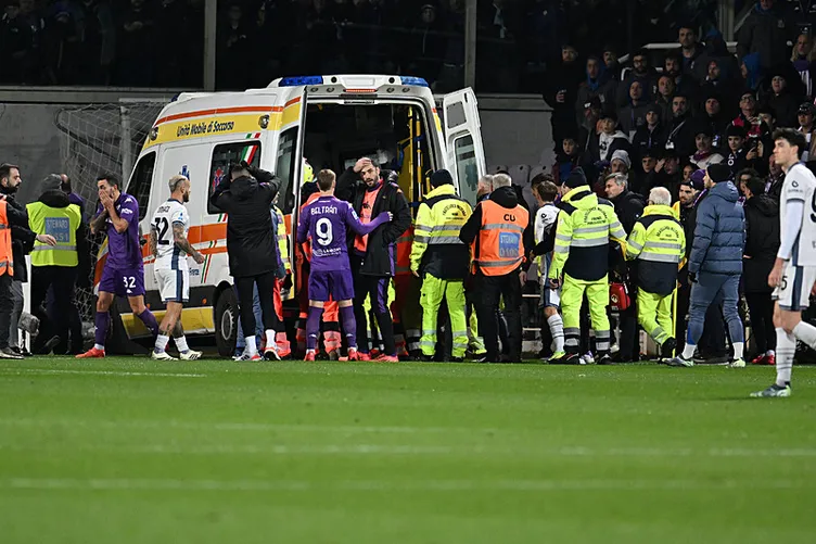 Fiorentina - Inter maçını yarıda bırakan olay! Edoardo Bove bir anda yere yığıldı! Son durumu açıklandı...