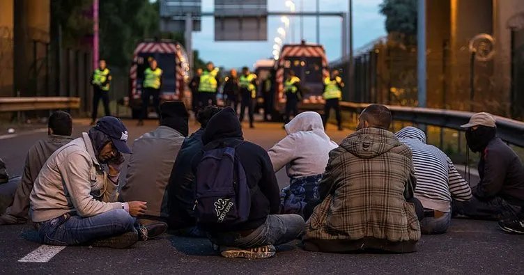 İngiltere AB’den ayrılana kadar göçmen mutabakatına sadık kalacak