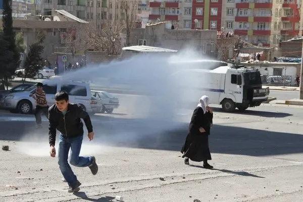 Diyarbakır'da Nevruz gerginliği