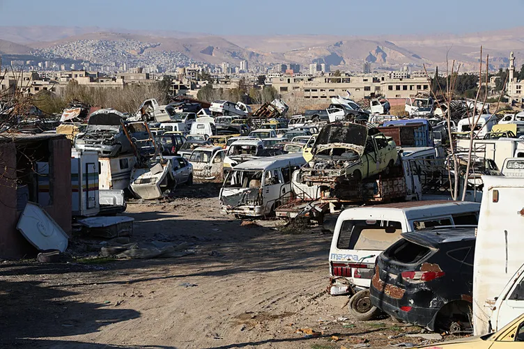 Esad rejimi el koymuştu: O araçlar çürümeye bırakıldı