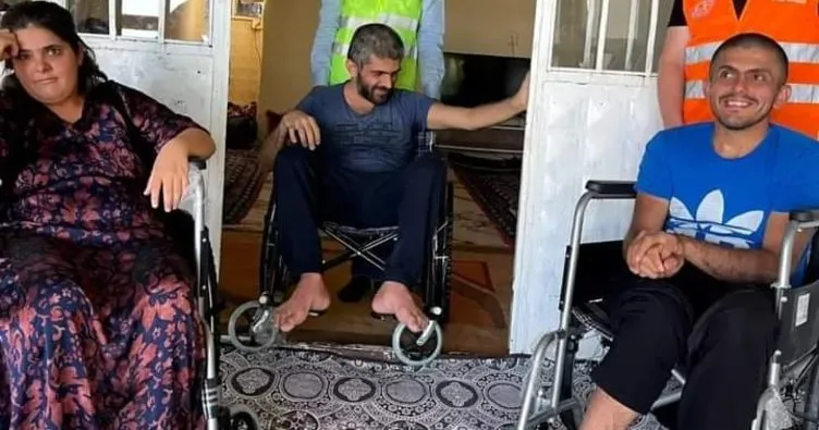 Bedensel engelli kardeşlere tekerlekli sandalye desteği