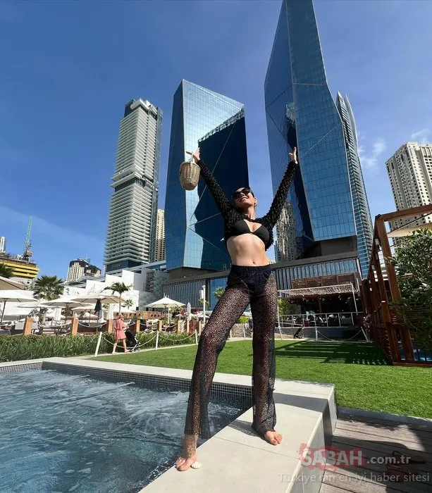 Aybüke Pusat Dubai’den bikinili pozunu paylaştı! Burası 28 derece