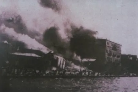 İzmir'i kim yaktı?