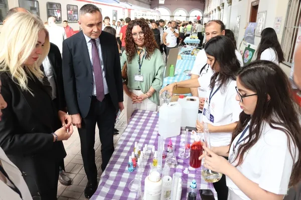 tarihi-alsancak-gari-izmir-bilim-senligine-ev-sahipligi-yapti-1729428919009.jpg