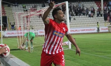 Andre Santos, futbolu Süper Lig’de bırakmak istiyor
