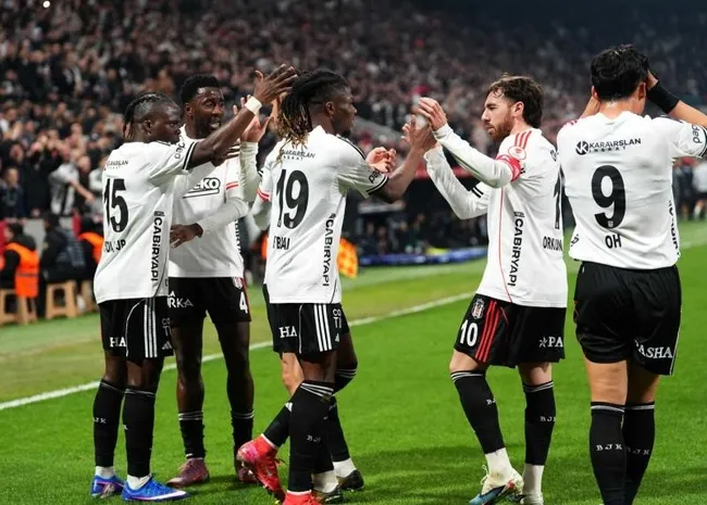canli-besiktas-konyaspor-maci-ilk-11ler-belli-oldu-1777993315888.jpeg