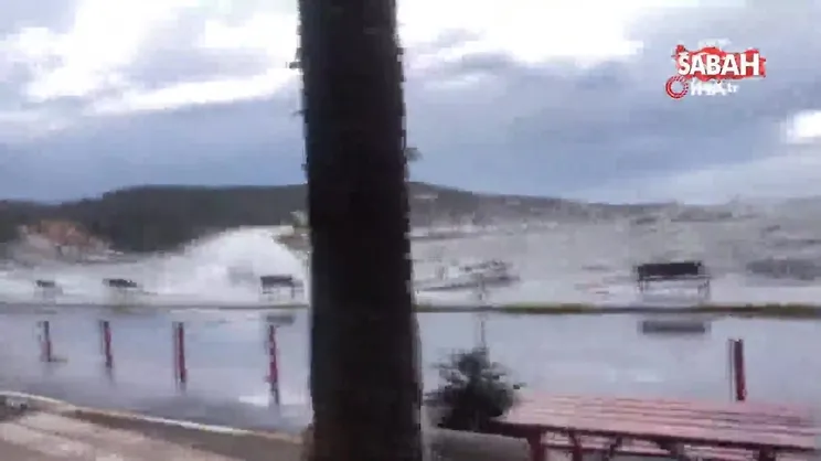 Ayvalık'ta şiddetli fırtına | Video