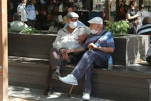 Son dakika haberi: Ankar ve İzmir’den sonra o şehirde de 65 yaş üstü sokağa çıkma yasağı kararı! Belirli saatlerde yaşlılara kısıtlama...