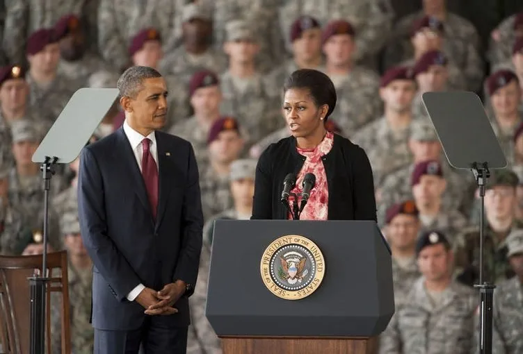 Obama’dan askerlere saygı duruşu