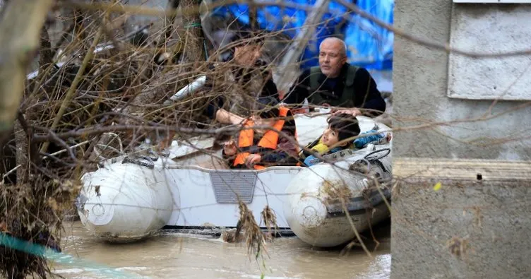 AFAD’dan açıklama: Kırklareli ve Edirne’deki sel bölgelerinde 52 kişi kurtarıldı!