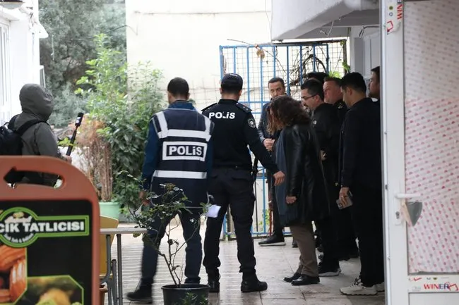 SON DAKİKA… Şarkıcı Güllü 6’ncı kattan düşerek can vermişti! Otopside çarpıcı bulguya rastlandı: Güllü’nün tırnak altında…