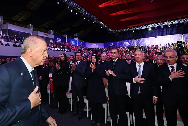 son-dakika-baskan-erdogan-sehirlerimizi-yeniden-ayaga-kaldiriyoruz-1738849508343.jpeg
