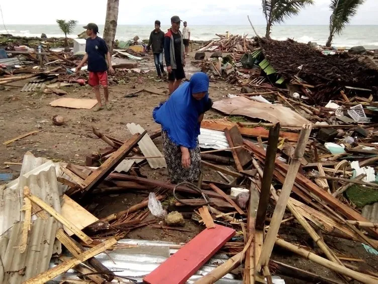 Endonezya'da tsunami! Onlarca ölü ve yüzlerce yaralı var