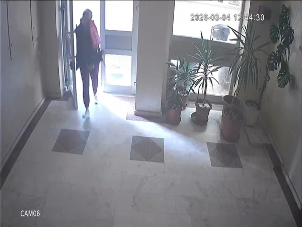 nagihani-basindan-vurarak-katletmisti-caniden-piskin-bahane-herkesi-oldurecegim-diyerek-kapiya-ates-acti-1791531206928.jpg