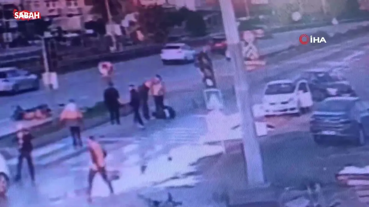 Antalya’da otomobille çarpışan motosikletli metrelerce savruldu! | Video videosunu izle Antalya’da otomobille çarpışan motosikletli metrelerce savruldu! | Video videosunu izle
