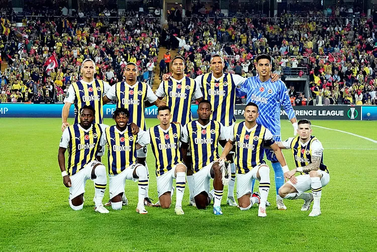 fenerbahce-ludogorets-maci-sonrasi-ismail-kartal-konustu-gruptan-lider-cikmak-istiyoruz-1698380144571.jpg