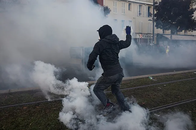 Avrupa kaosu yaşıyor: Fransa'da başlayan olaylar Almanya'ya taşındı! Binlerce kişi sokağa çıktı...