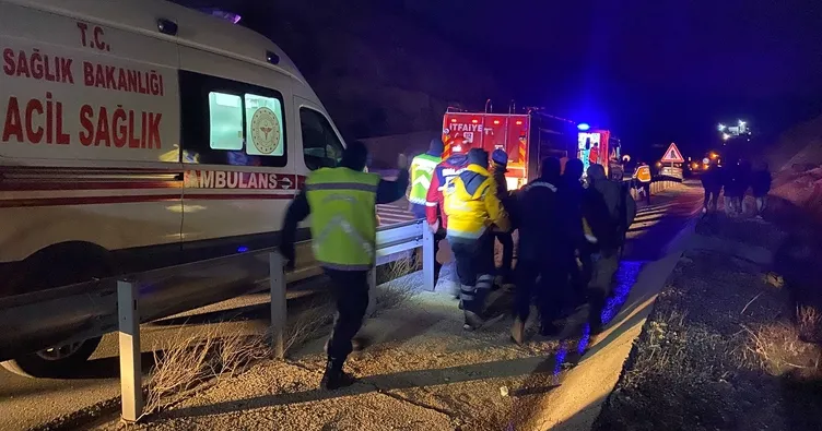 TIR şarampole uçtu: 2 ölü, 1 yaralı