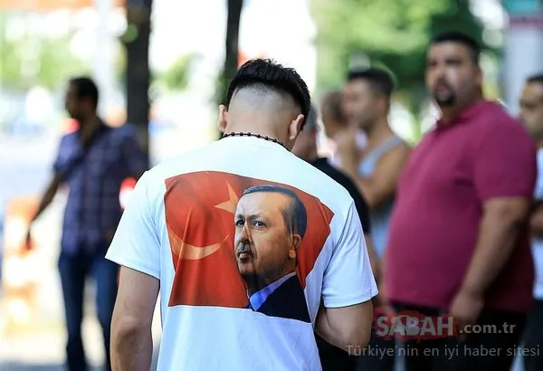Almanya, Mesut Özil için ayakta
